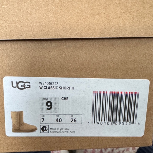 UGG Classic Short II Tan Boots - Picture 6 of 6